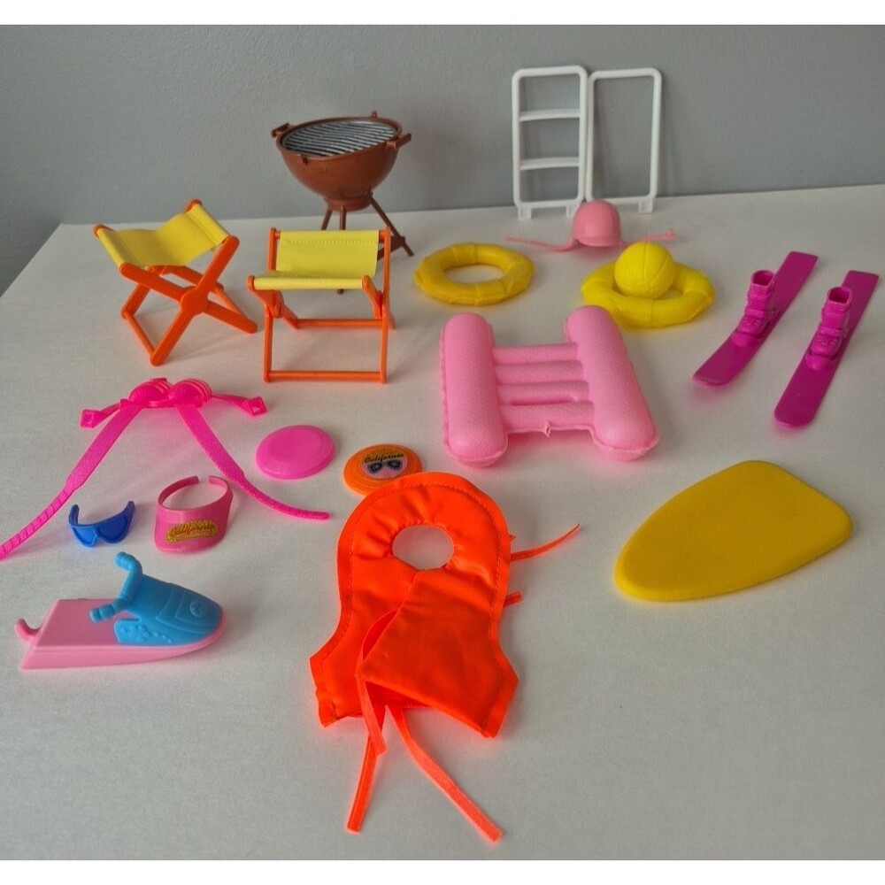 Mattel Barbie VTG 20 PC  Outdoor Beach Swimming Lot Tube Raft Balls Grill Tables
